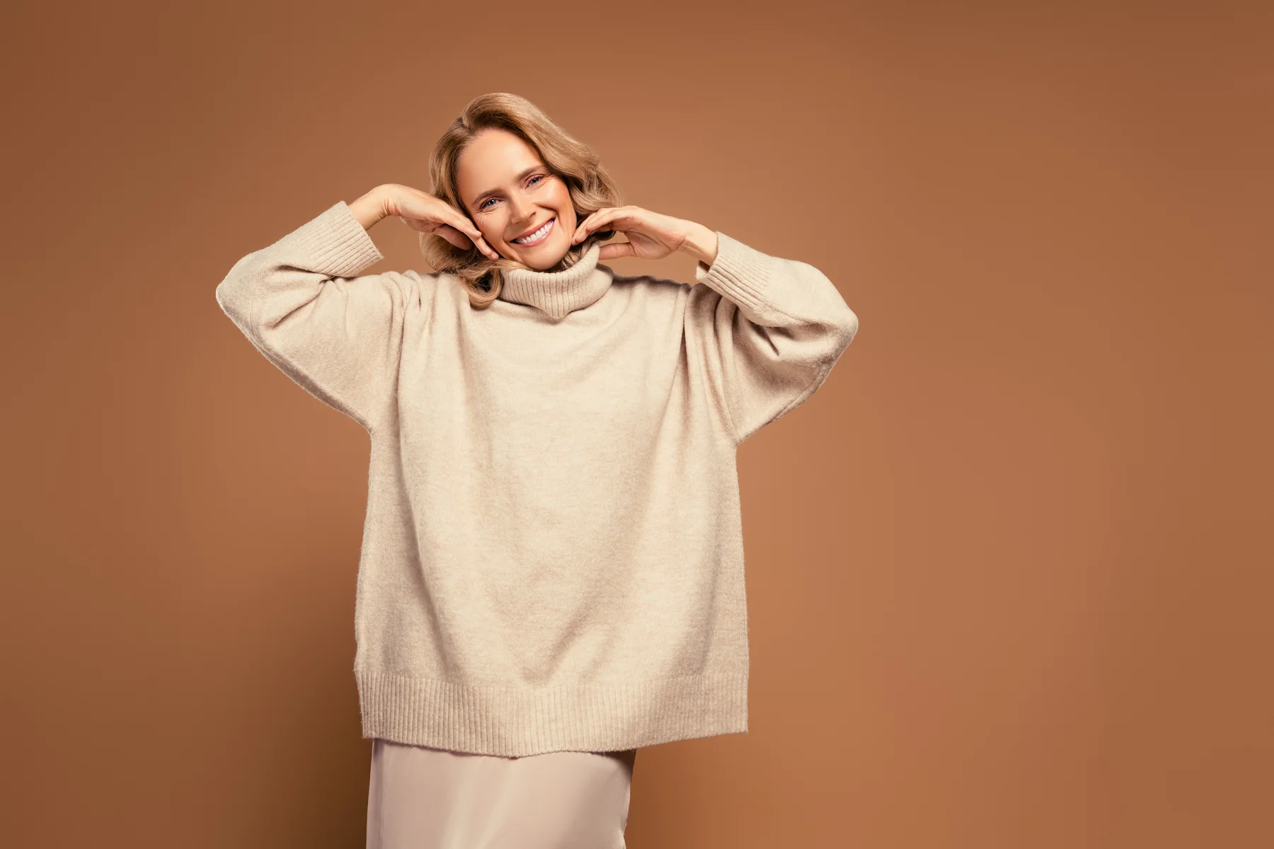 How Cold-Weather Clothing Makes Liposuction Recovery More Comfortable and Discreet